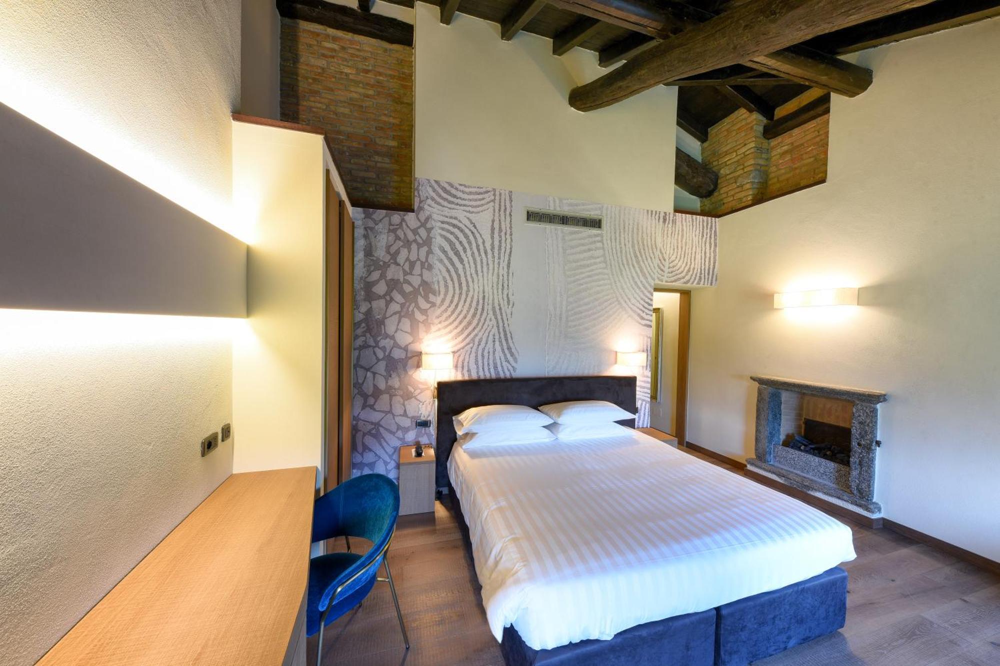 Relais & Spa Castello Di Casiglio Erba Pokoj fotografie